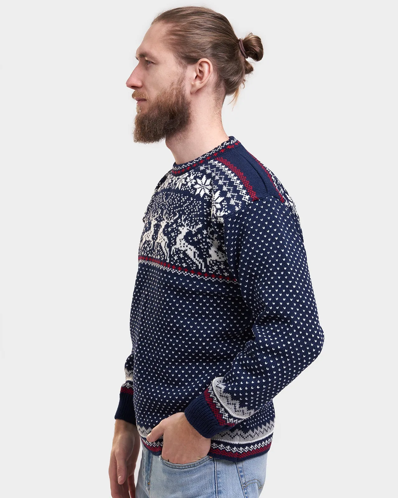 Reindeer men's round neck sweater