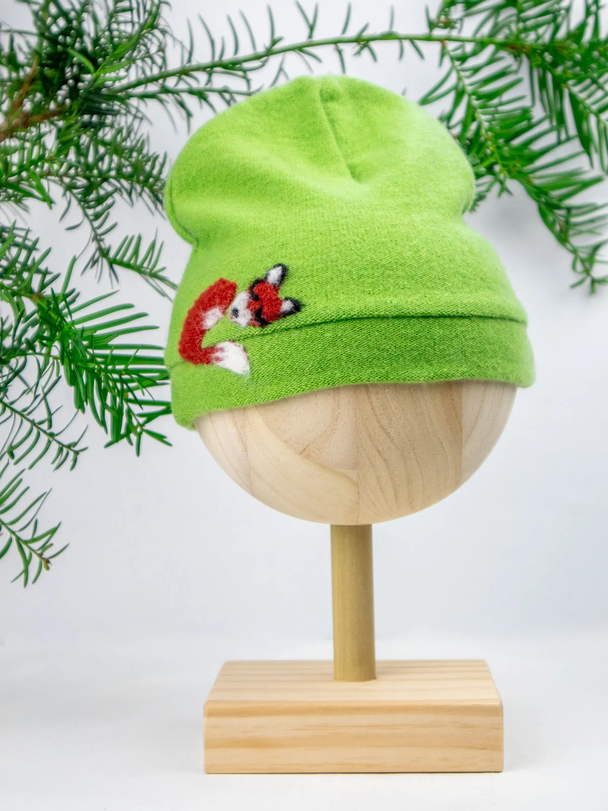 Sleeping Fox Cashmere Hat - Child